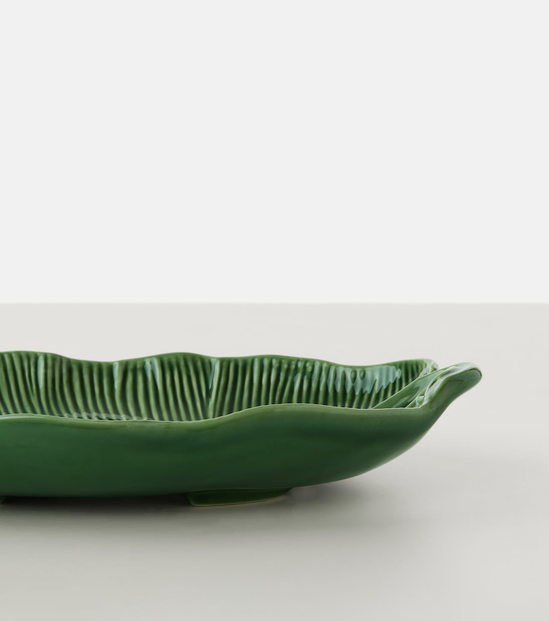 Plateau Folhas Banana Leaf Large en céramique | Bordallo Pinheiro