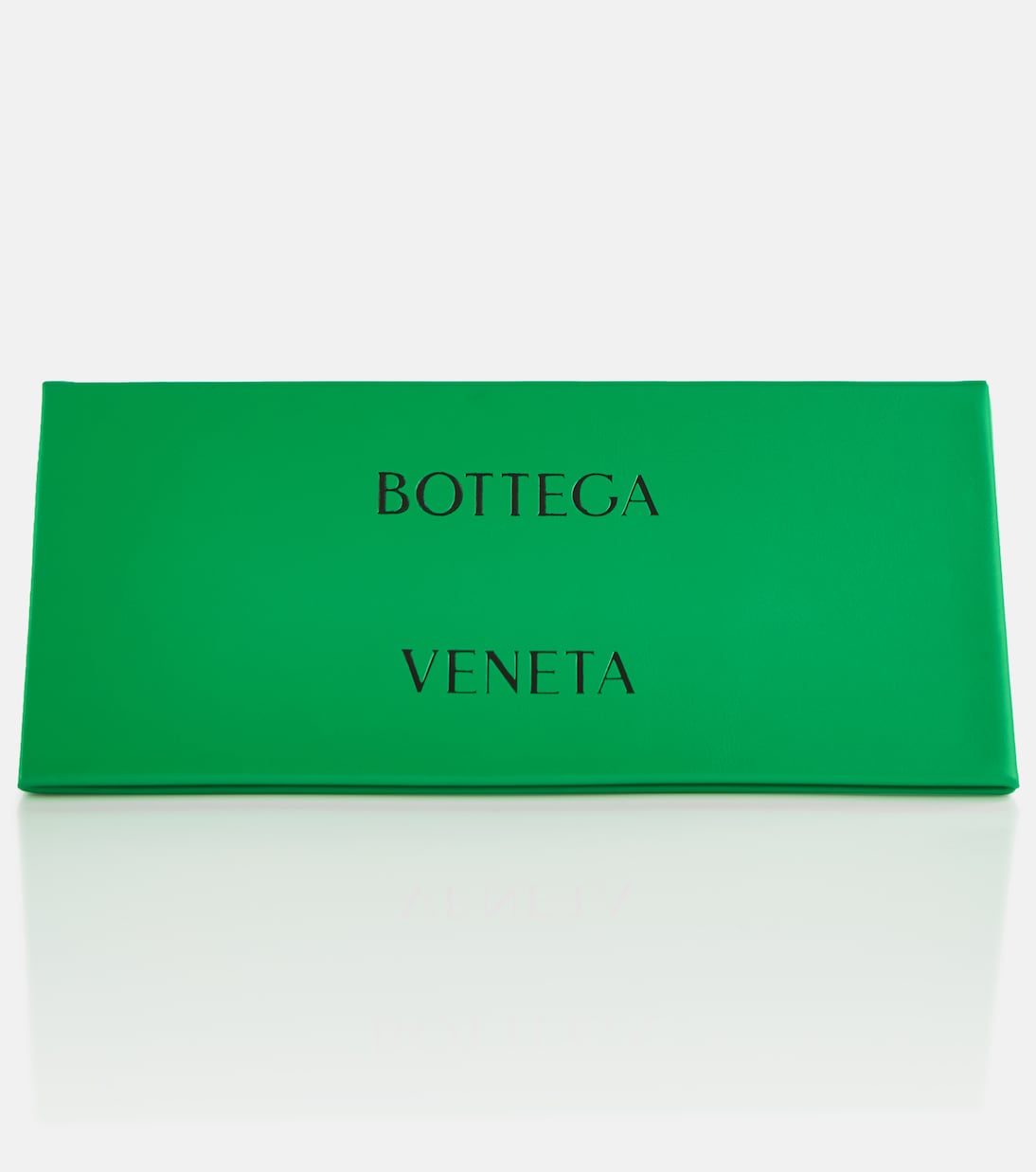 Occhiali da sole BOTTEGA VENETA stile cat-eye per giovani alla moda