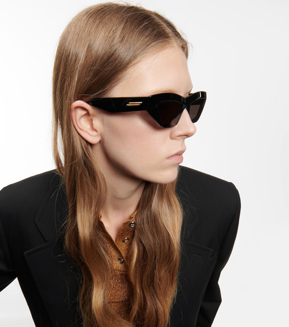 Occhiali da sole BOTTEGA VENETA stile cat-eye per giovani alla moda