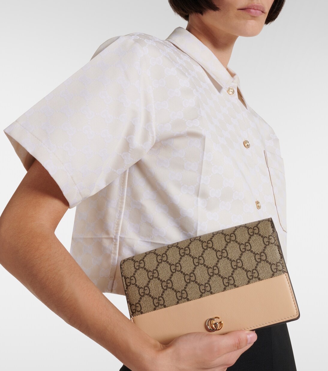 Borsa a tracolla GUCCI GG Marmont con dettagli in pelle per uno stile giovane e trendy