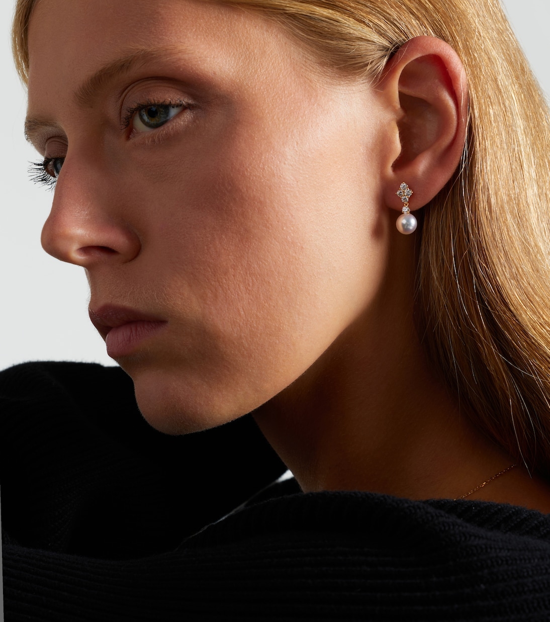 18kt gold drop earrings with pearls and diamonds | Mikimoto