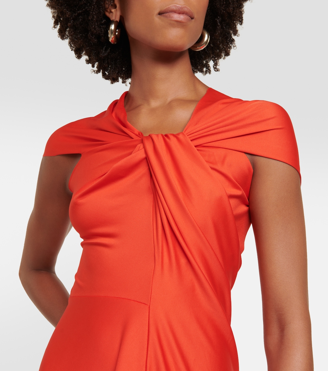 Vestido midi en satén drapeado | Victoria Beckham