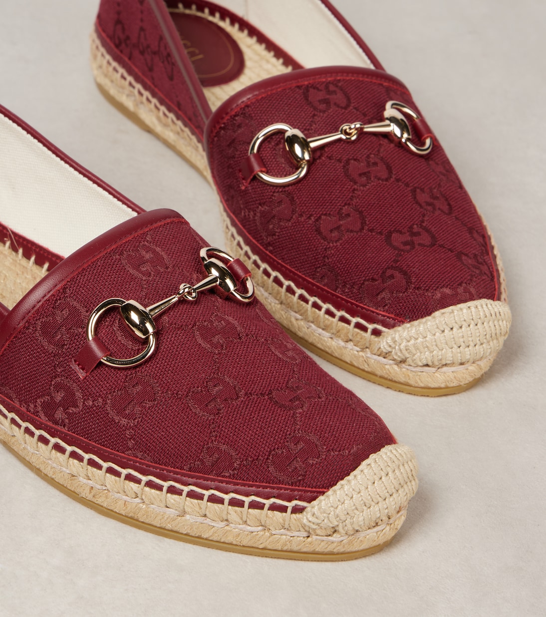 Stivaletti GG Canvas con dettaglio Horsebit di GUCCI per uno stile giovane e moderno