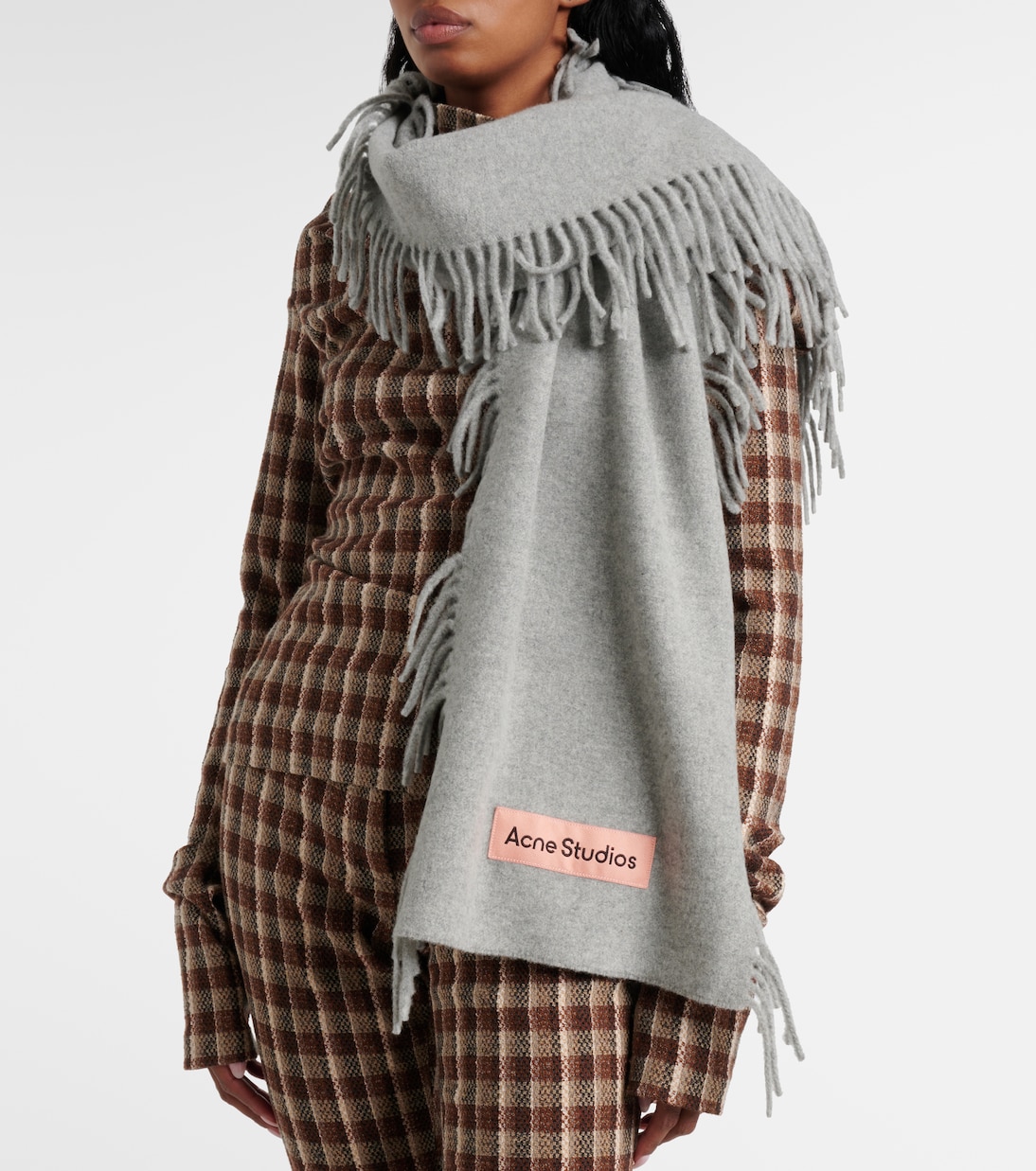 Sciarpa in lana con frange stile ACNE STUDIOS per giovani trendy