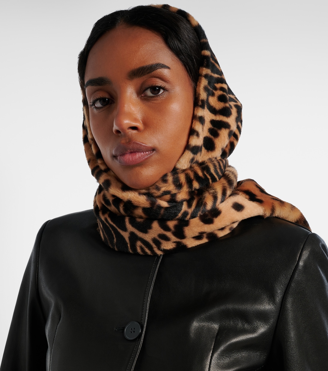 Schal Foulard aus Shearling | Nour Hammour