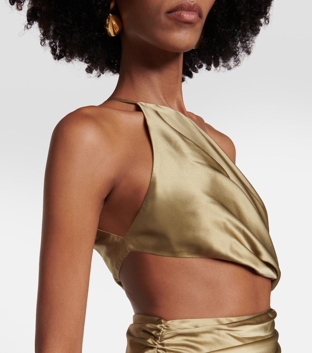 Abito lungo in seta con cut-out. | The Sei
