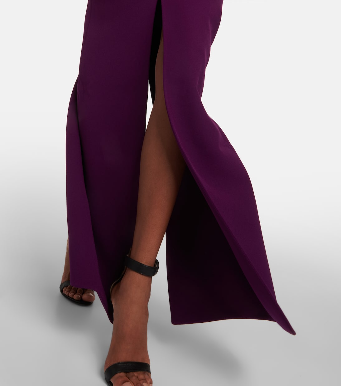 Robe longue asymétrique en crêpe | Safiyaa