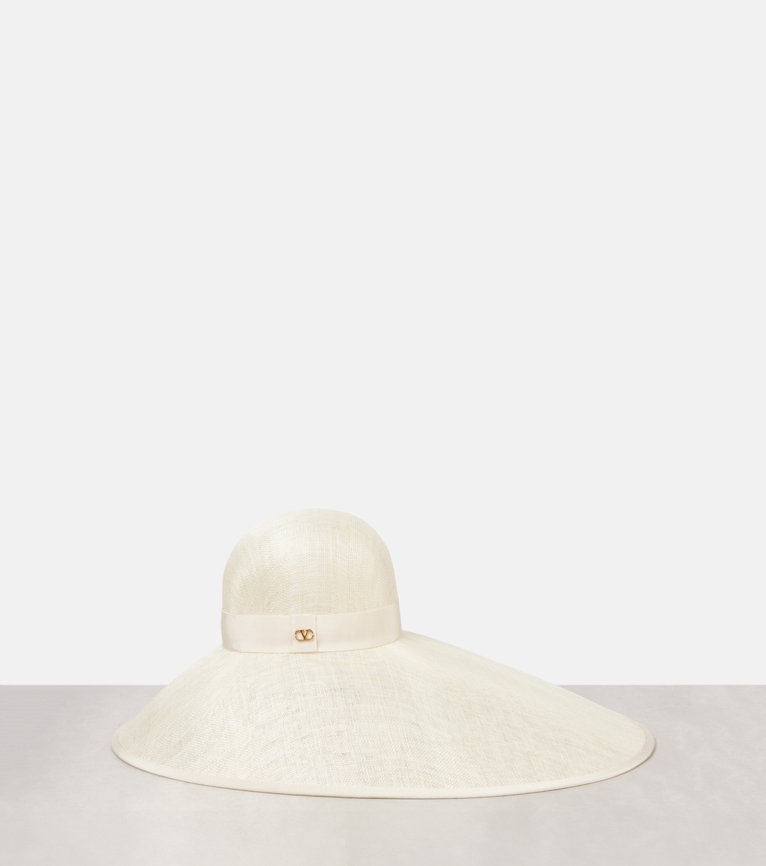 Cappello estivo in canapa con logo V di Valentino, stile giovane e trendy