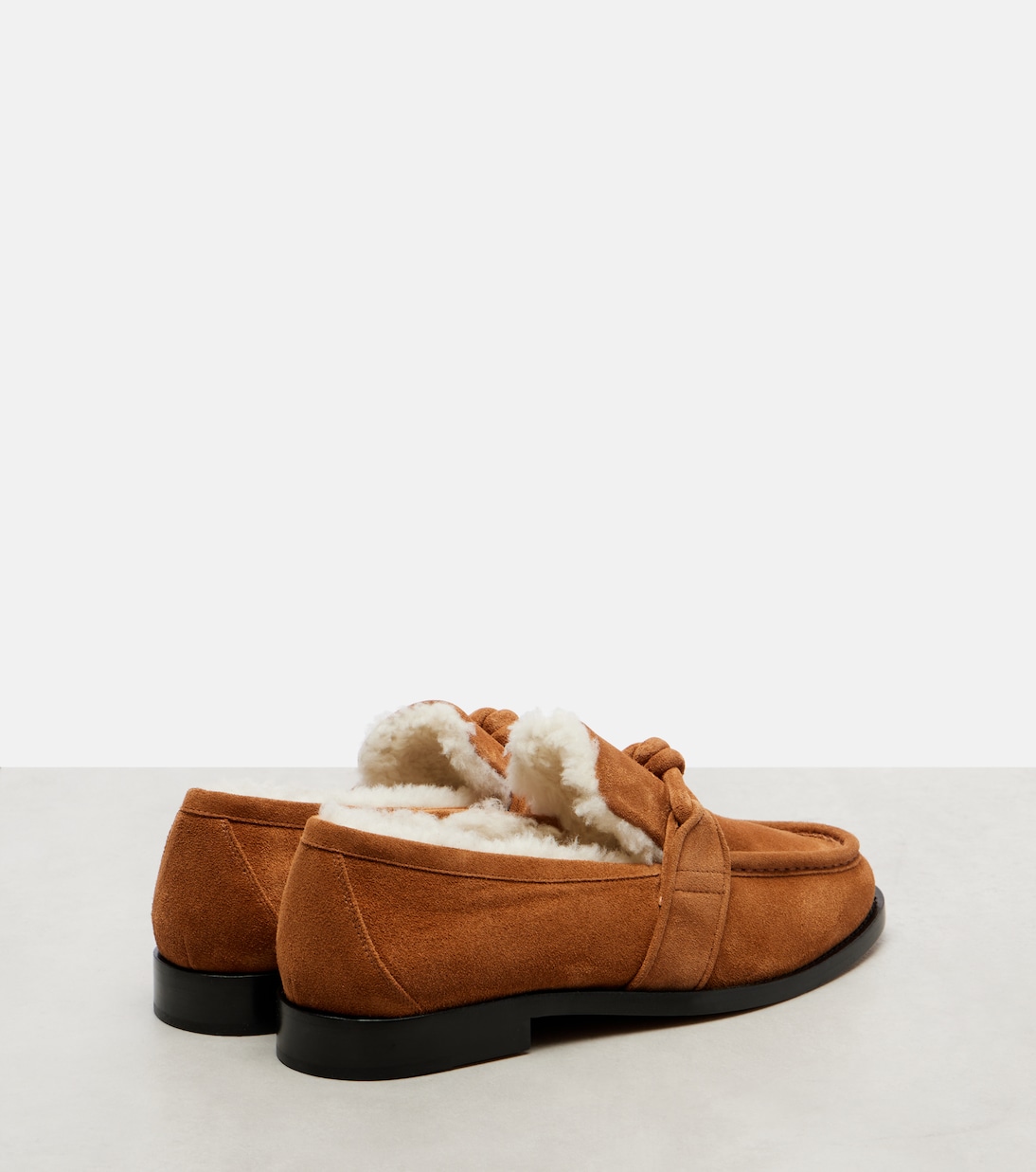 Loafers Astaire aus Veloursleder mit Shearling | Bottega Veneta