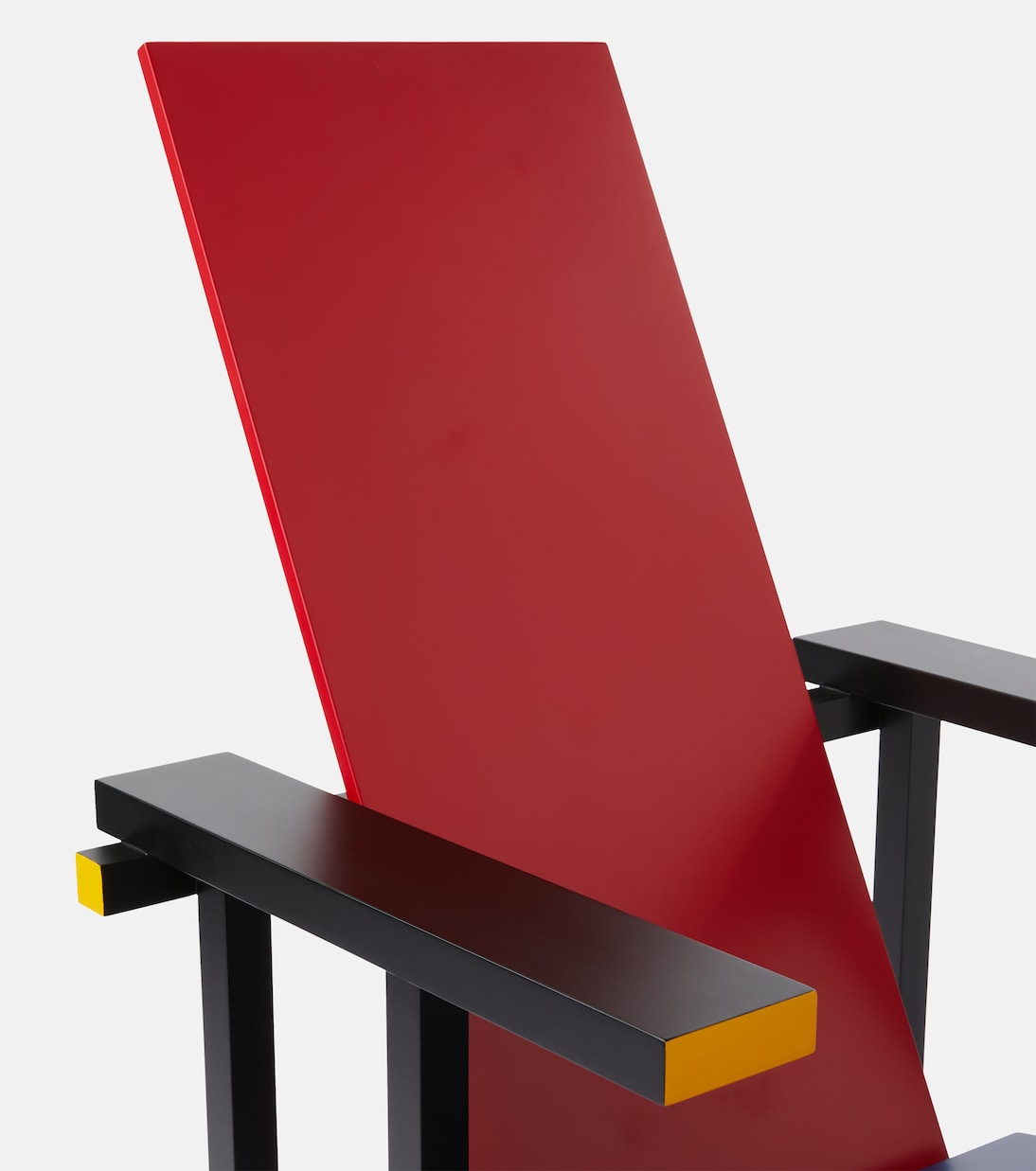 Red and Blue chair by Gerrit Thomas Rietveld | Cassina