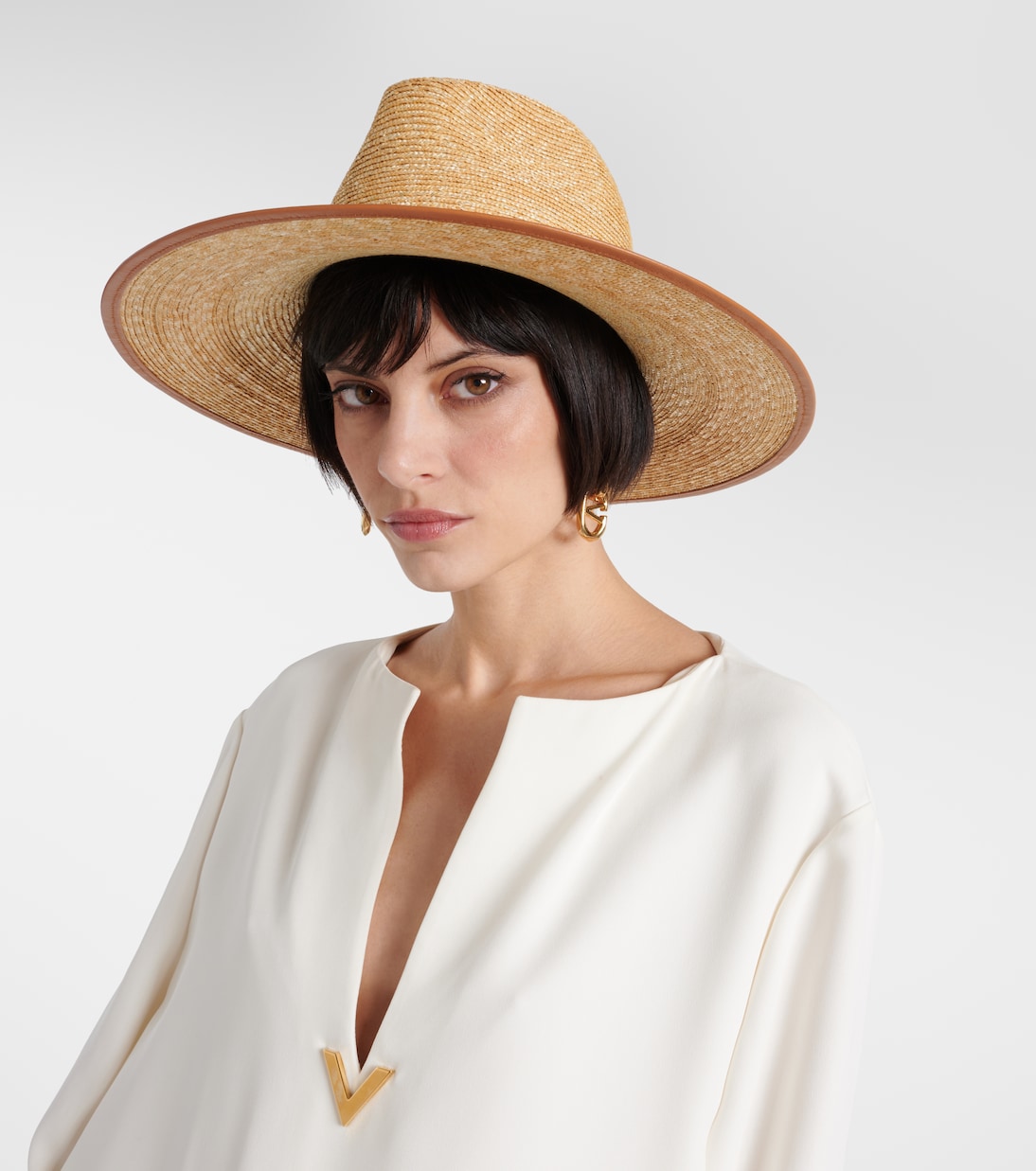 Cappello Panama Valentino con Logo V, stile giovane e moderno
