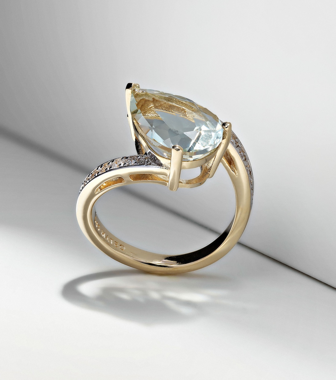 Bague Slanted en or 14 ct, améthyste et diamants | Mateo