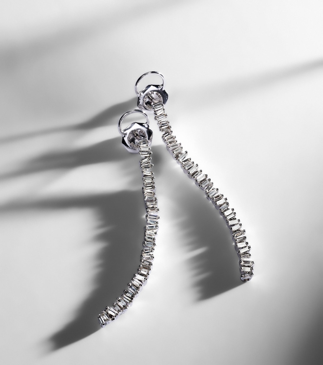 Boucles d'oreilles Savannah Mili en or blanc 18 ct et diamants | Suzanne Kalan