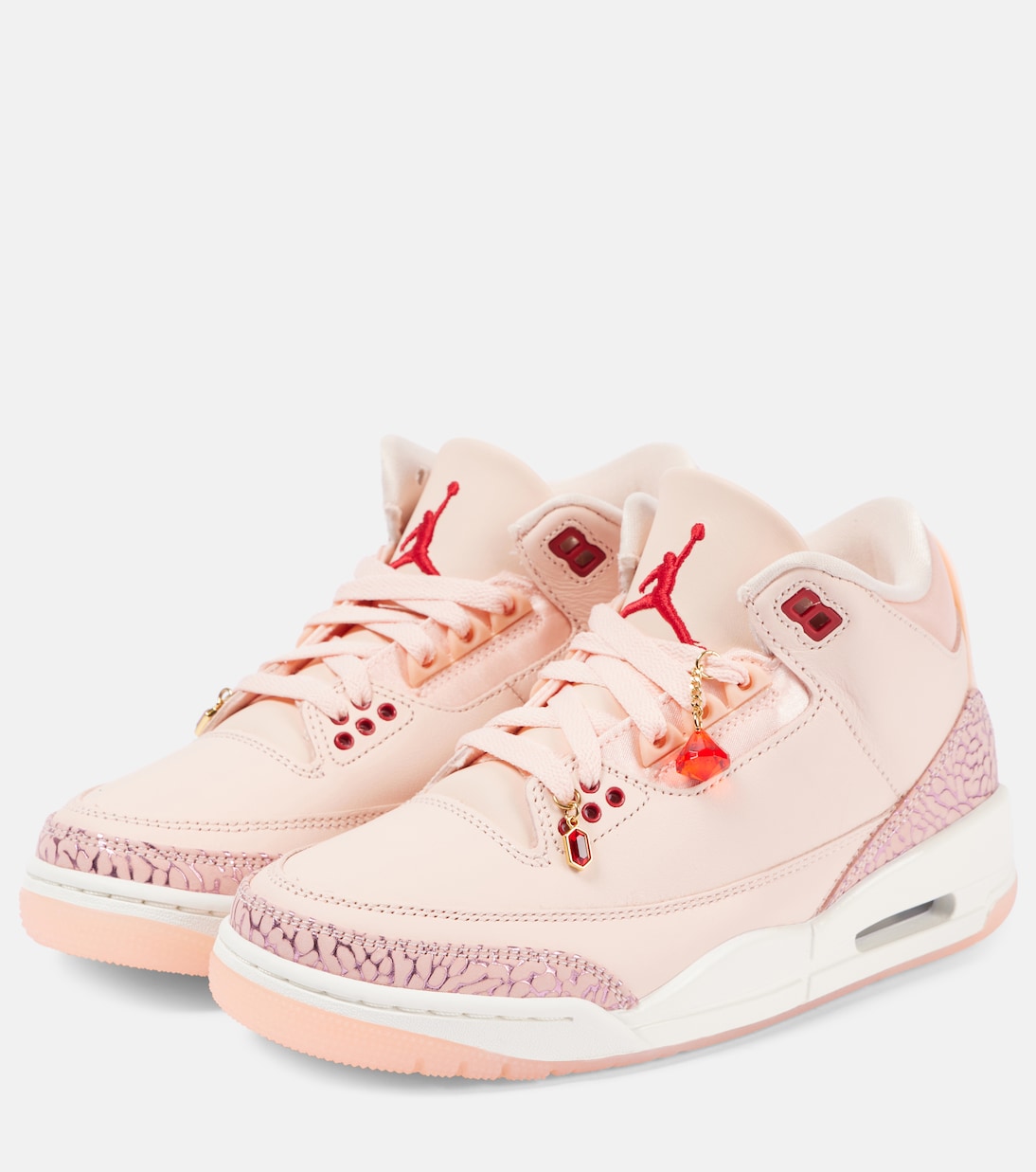 Scarpe in pelle Nike Air Jordan 3 per stile giovane e dinamico