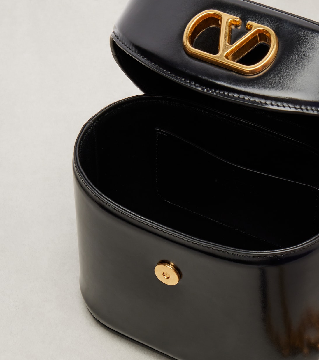 Schultertasche Vain VLogo aus Leder | Valentino Garavani