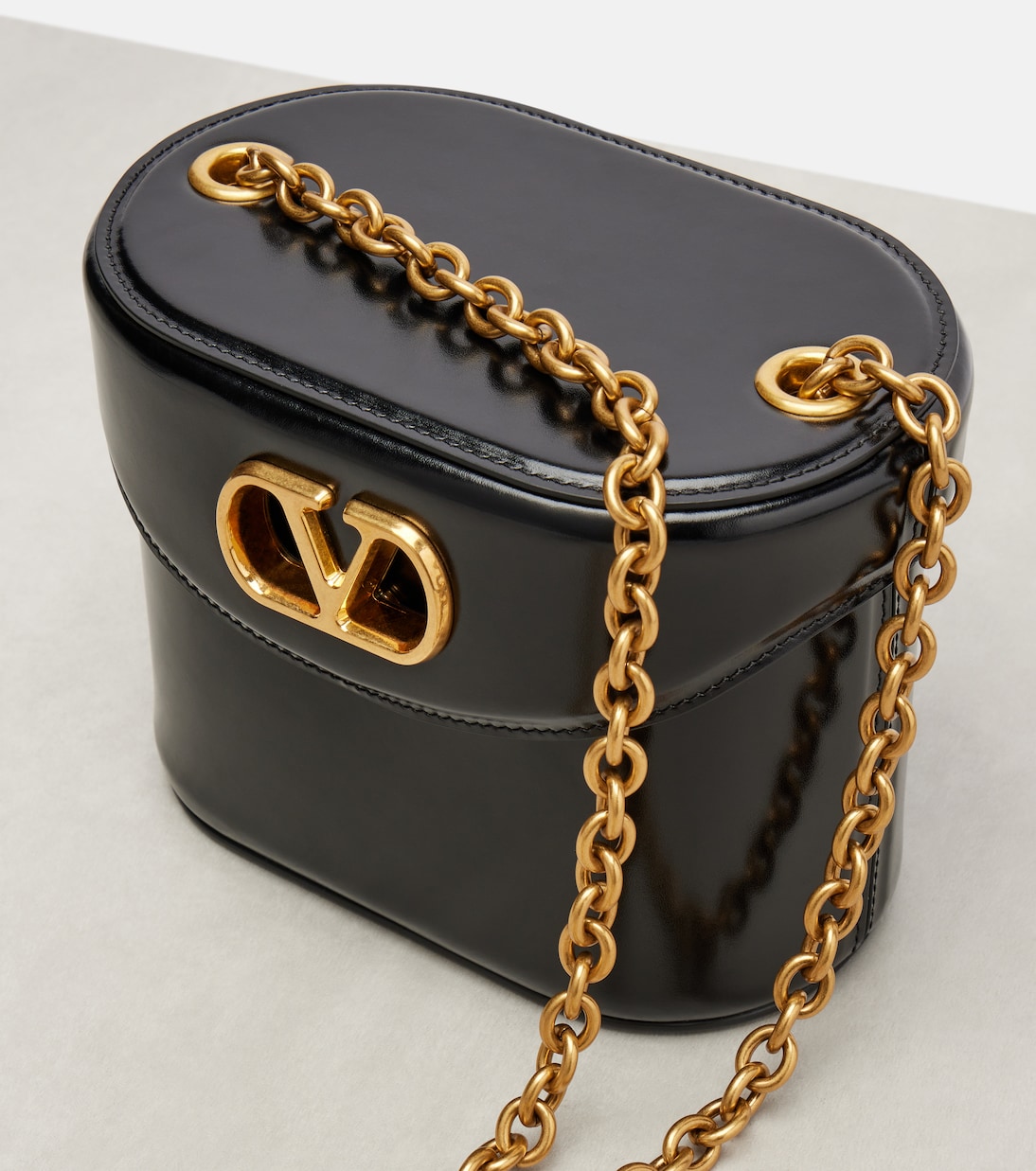 Schultertasche Vain VLogo aus Leder | Valentino Garavani