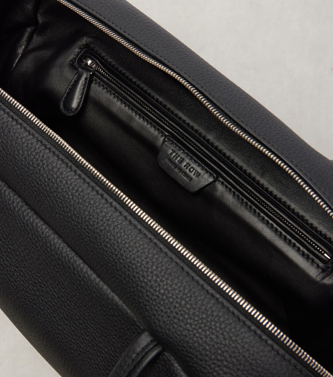 Schultertasche Astra aus Leder | The Row