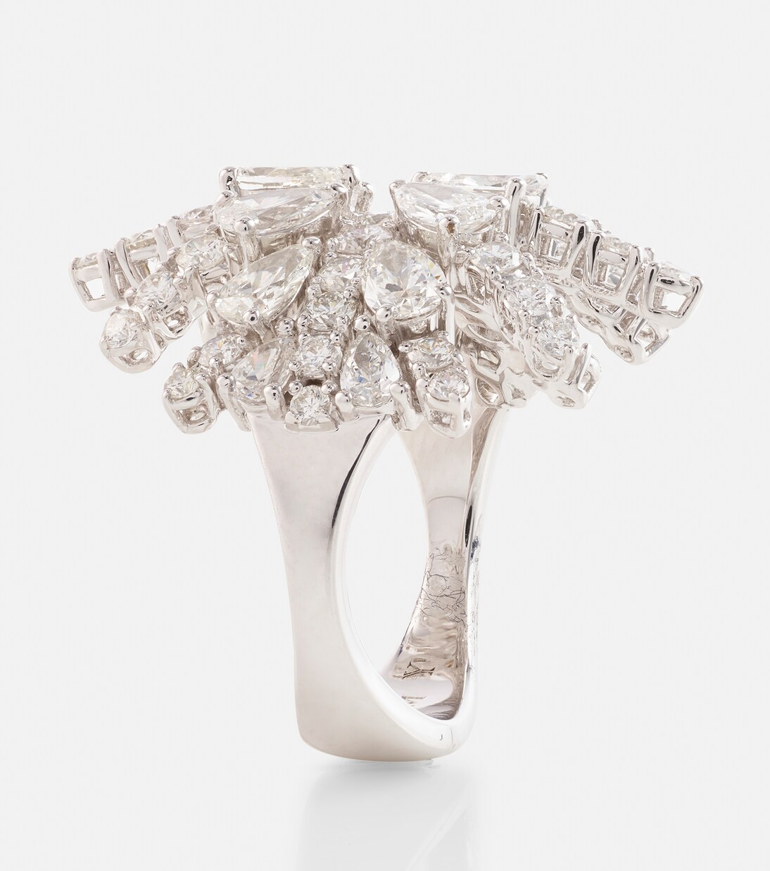 Anello YEPREM Y-Not in oro 18kt con diamanti, stile giovane e moderno