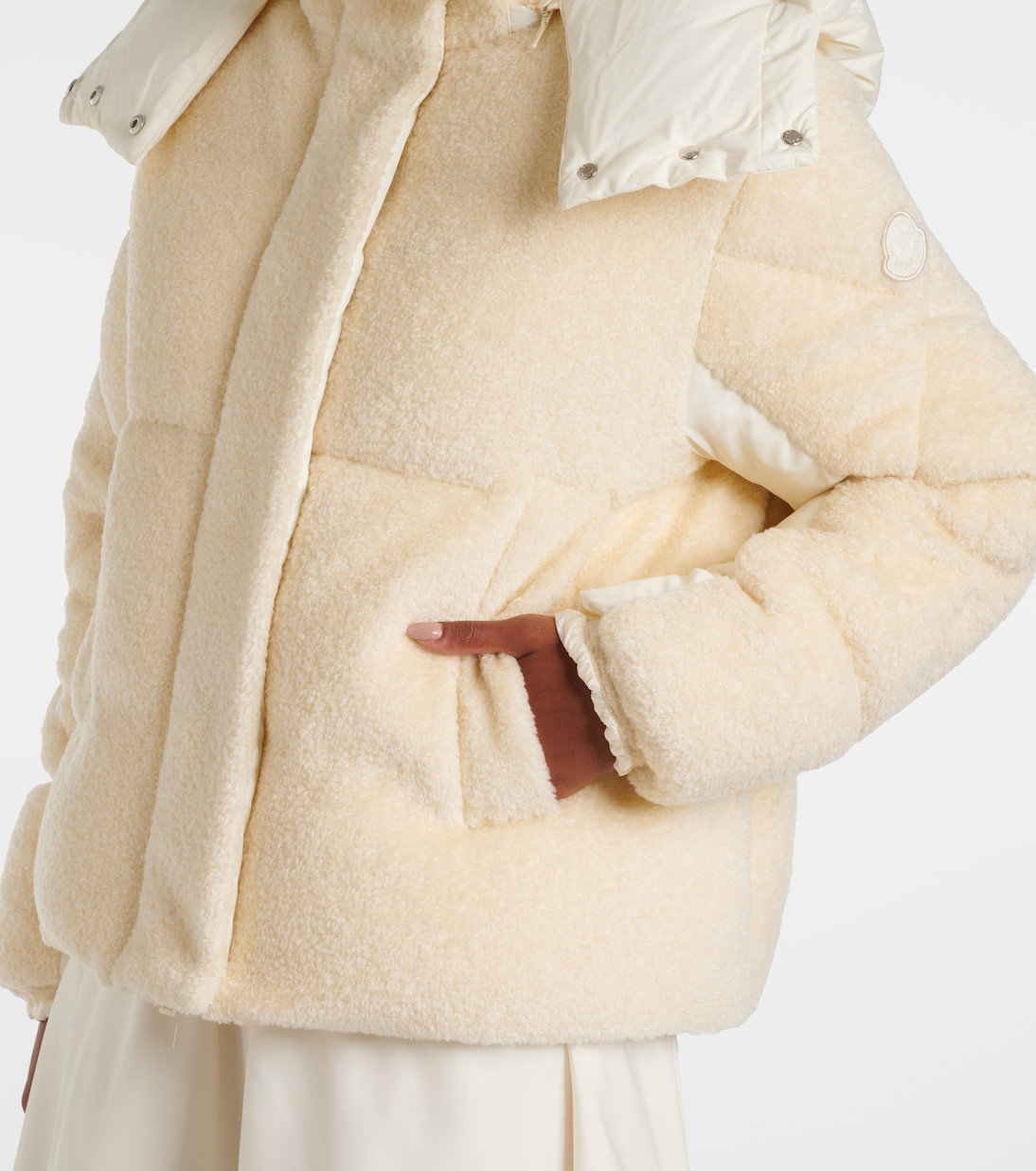 Chaqueta de Plumas Moncler Brysur con Estilo Teddy para Jóvenes Modernos