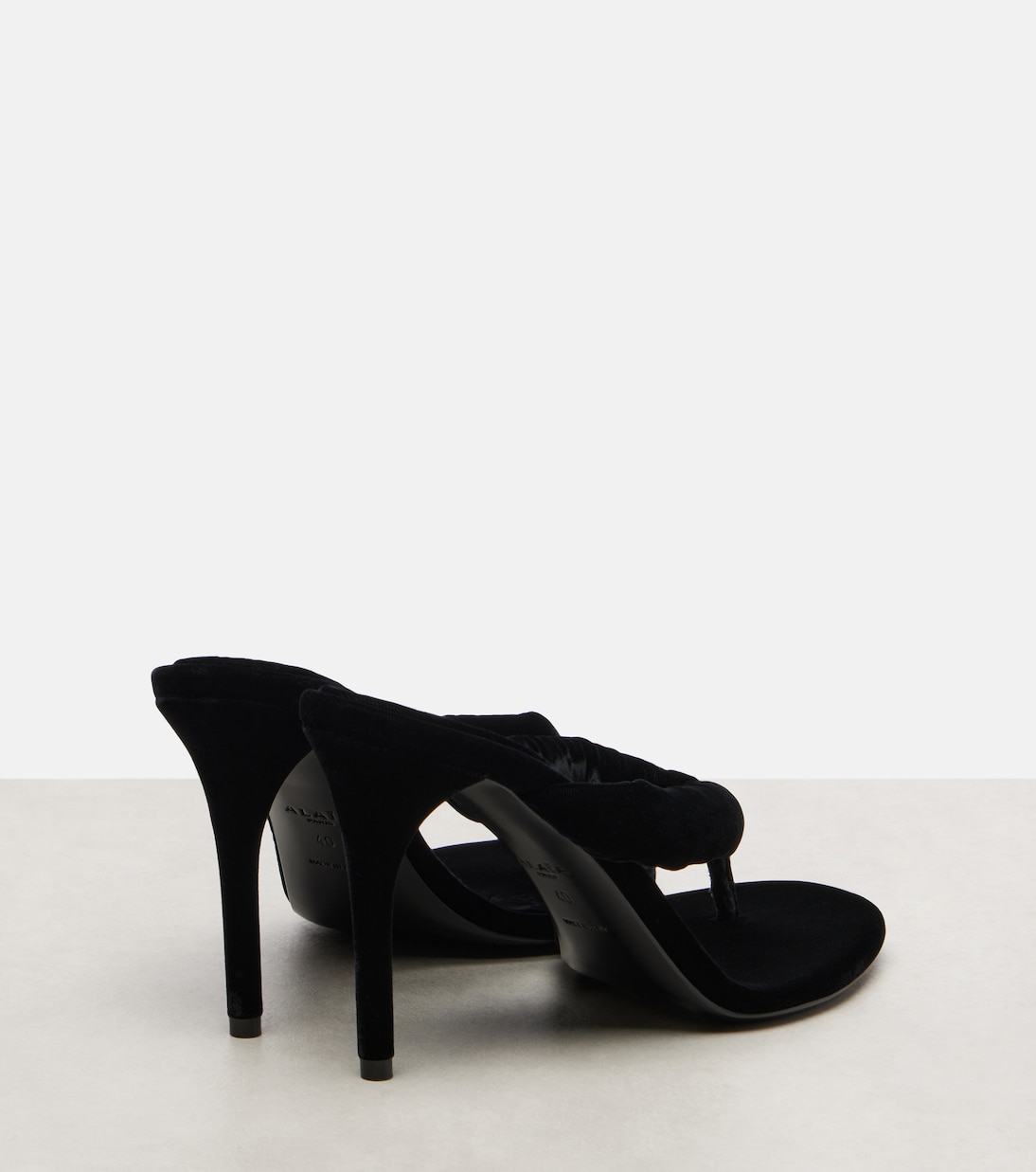 90 velvet thong sandals | Alaïa