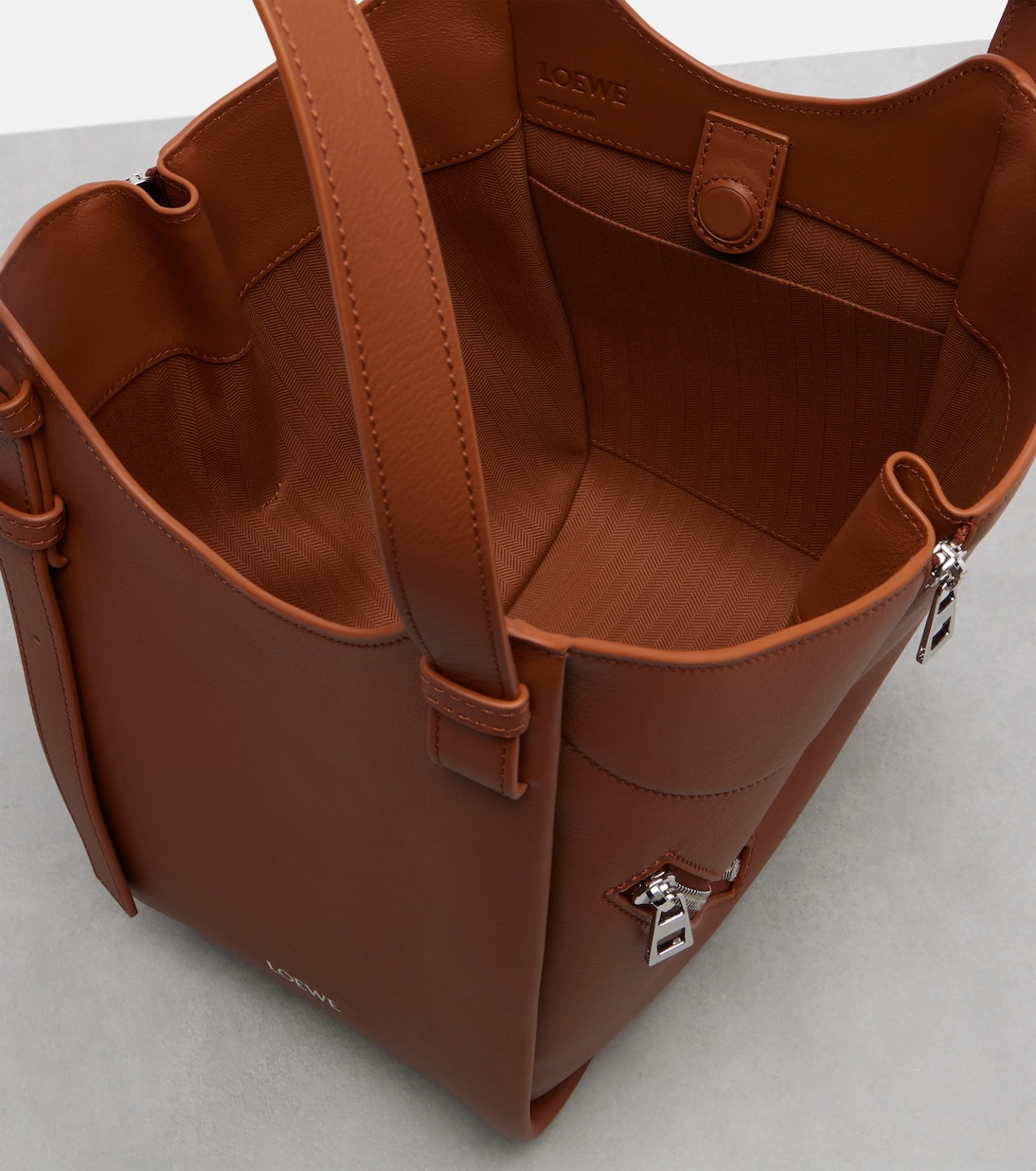 Bolso Hammock Flip Medium de piel | Loewe