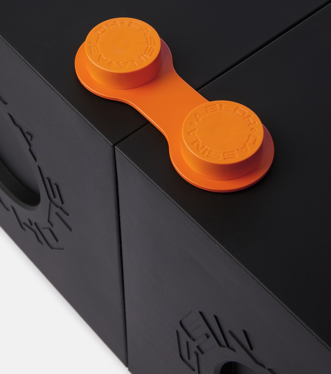 Modular Imagination double connecting element for blocks by Virgil Abloh | Cassina