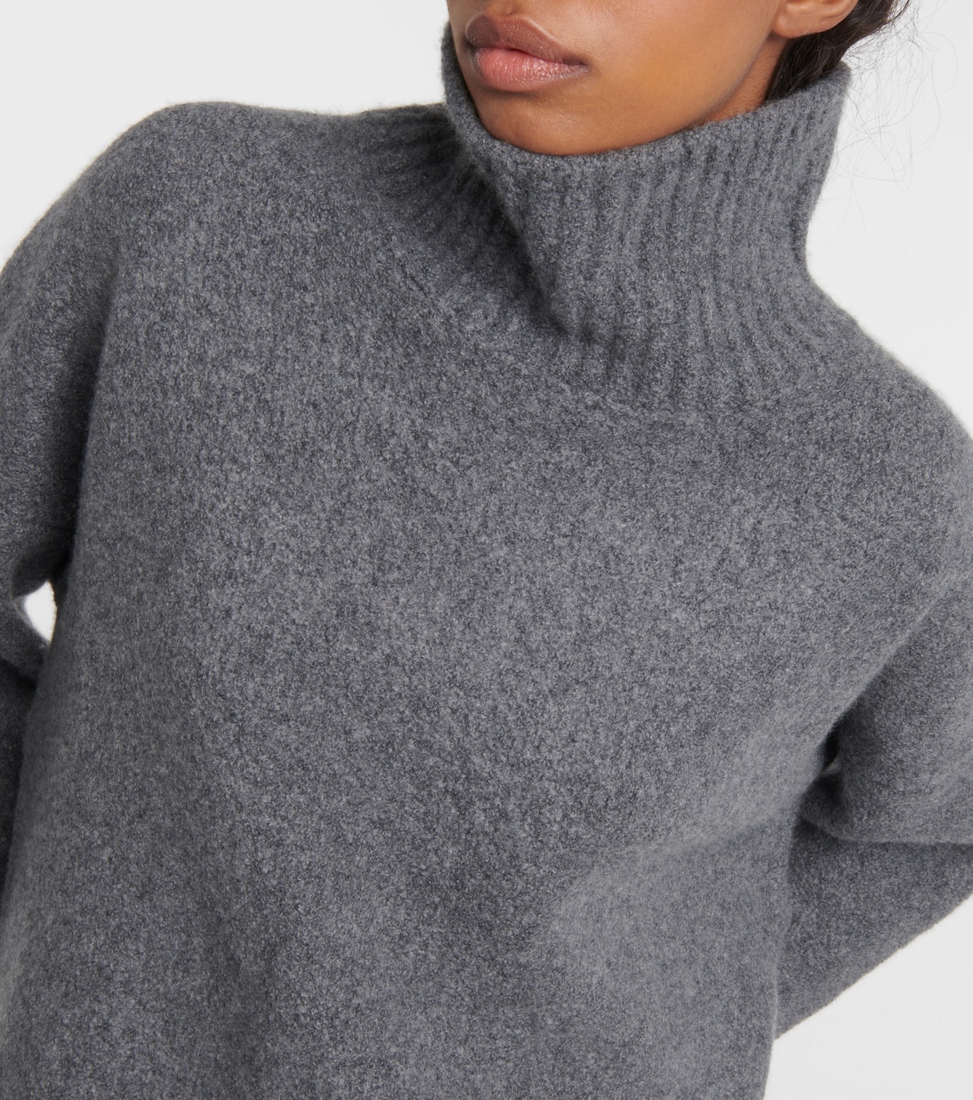Elwinn cashmere turtleneck sweater  | Lisa Yang