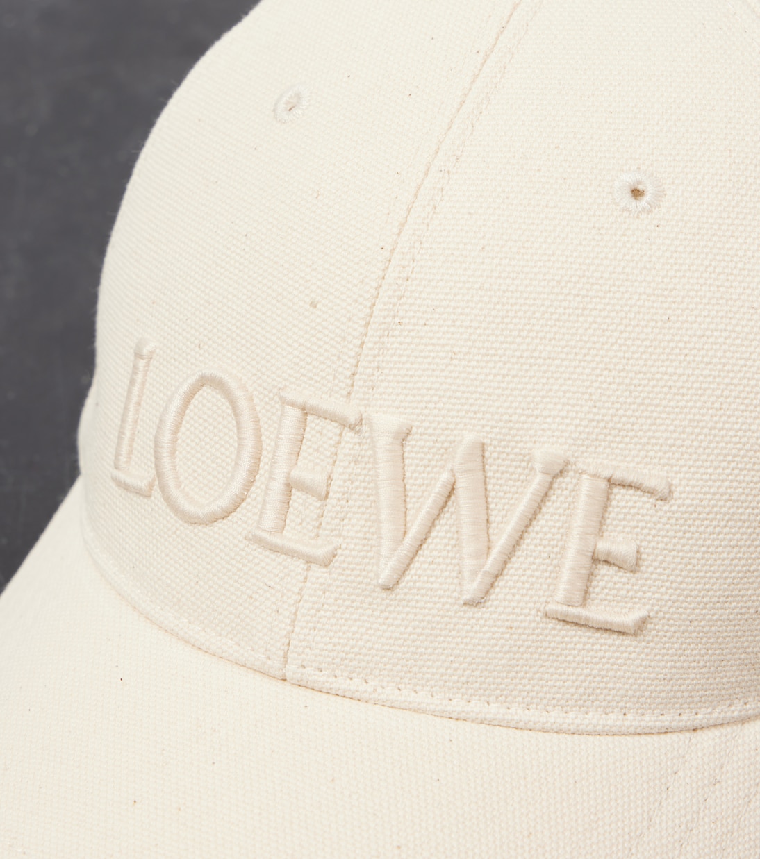 Berretto da baseball con ricamo logo LOEWE per stile giovane e trendy