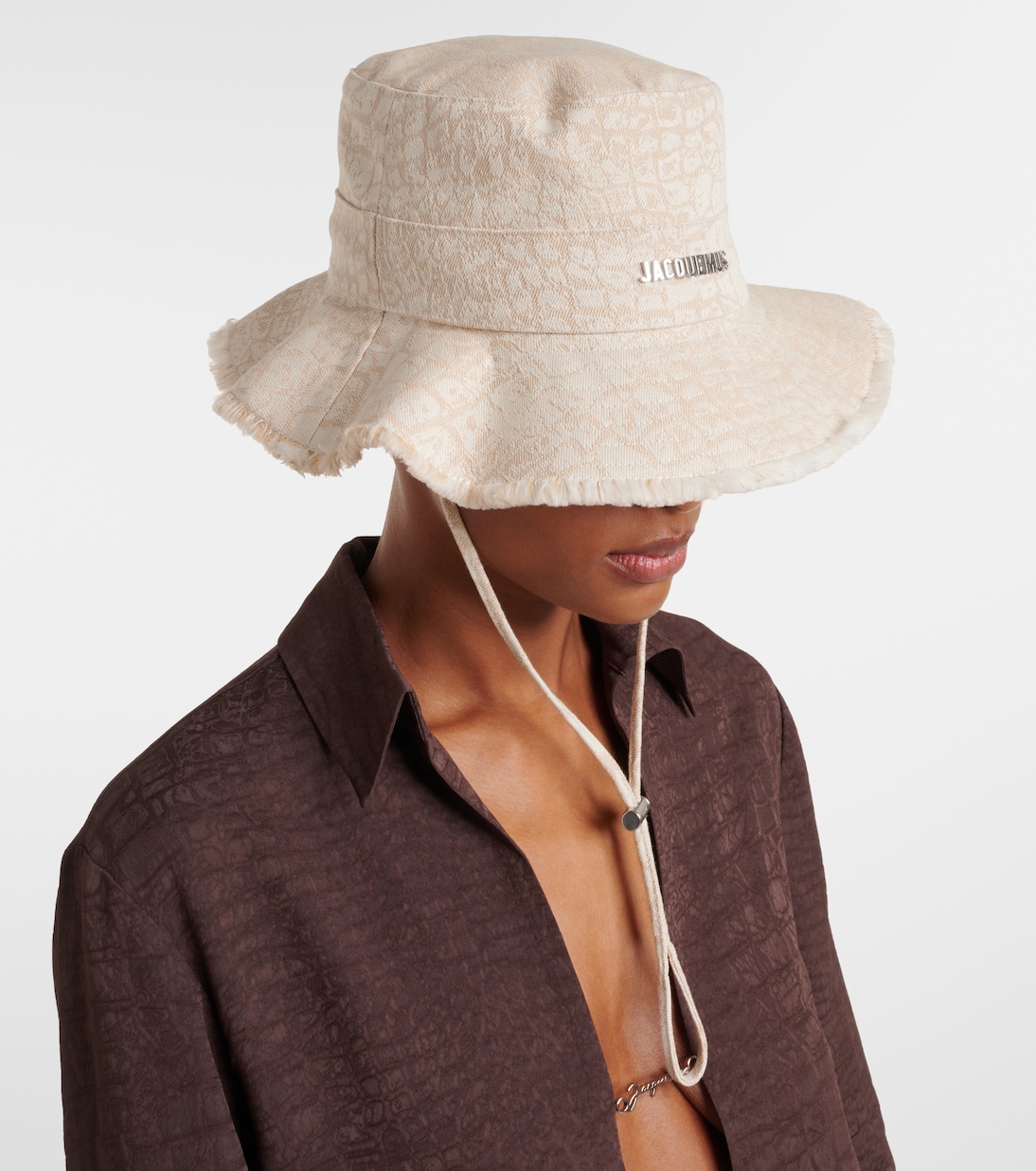 Cappello a secchiello Jacquemus in cotone canvas, stile artichaut per giovani trendy
