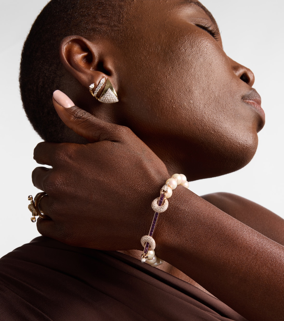 Chakra 18kt rose gold bracelet with peals and gemstones | Ananya