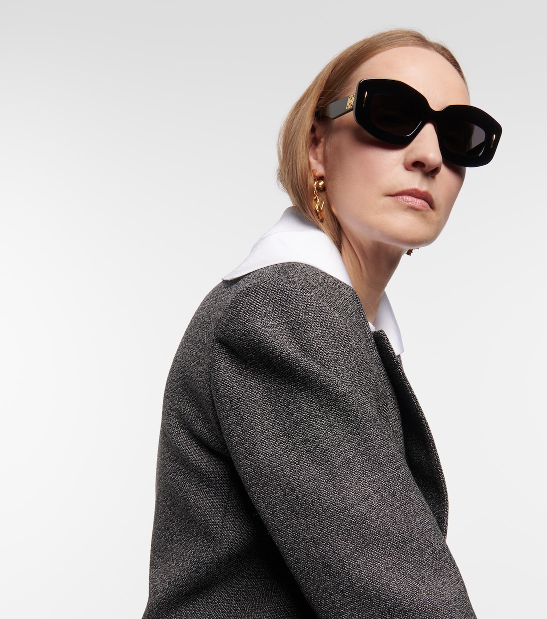 Occhiali da sole rettangolari LOEWE per uno stile giovane e moderno