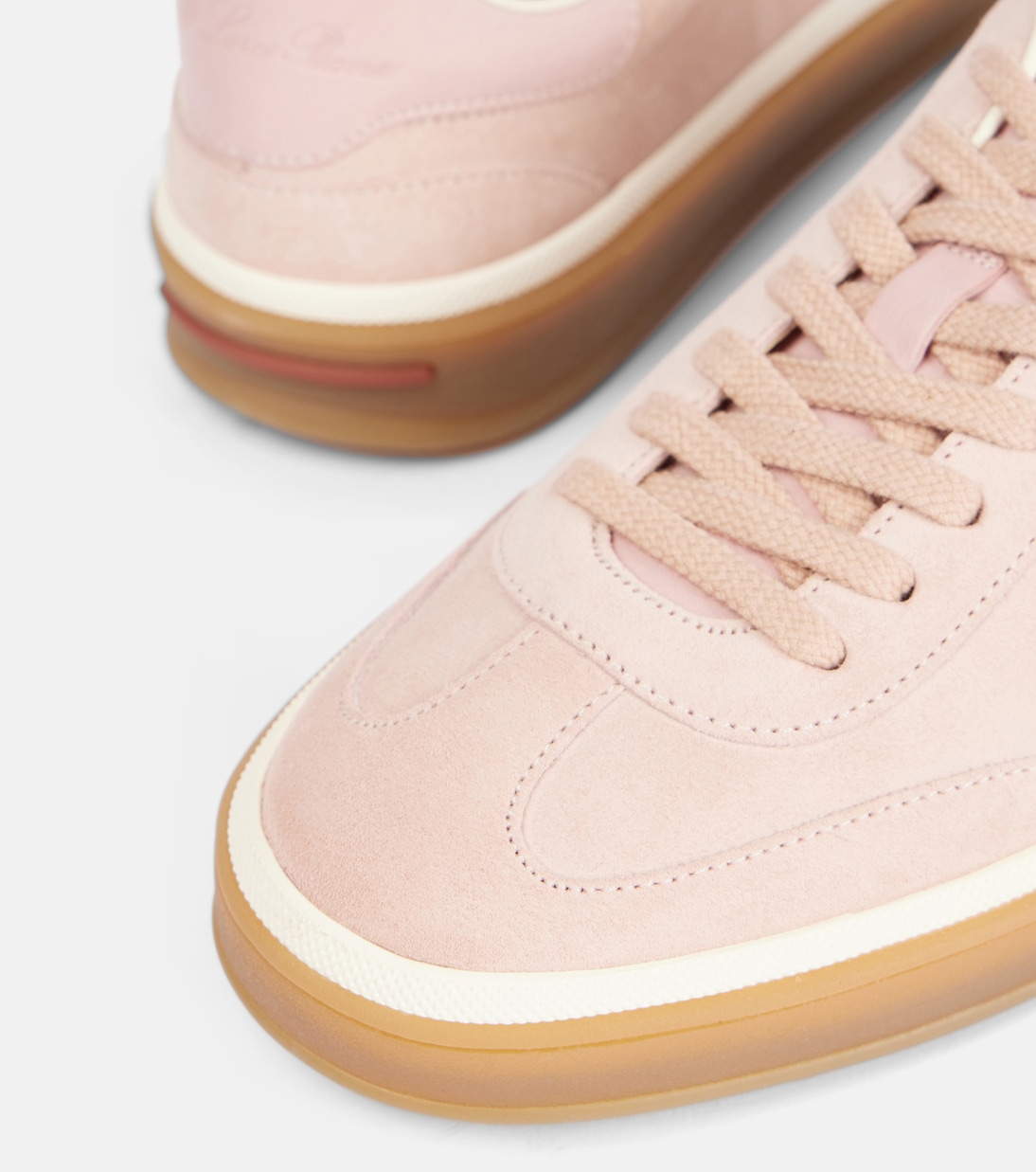 Scarpe da tennis in suede Loro Piana, stile giovane e dinamico