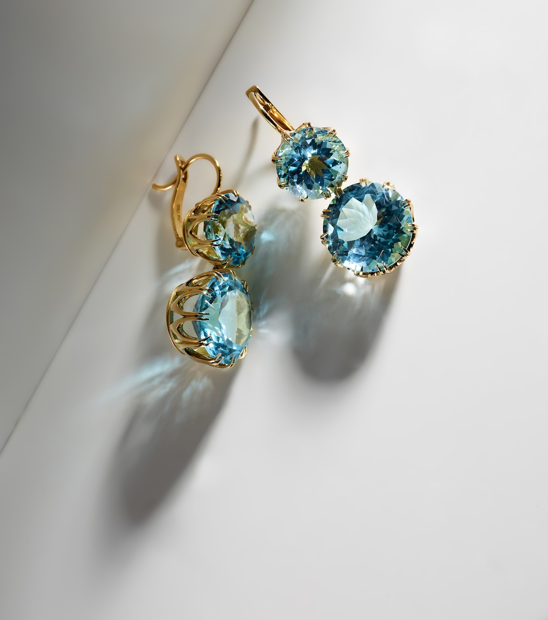 Boucles d’oreilles en or jaune 18 ct et topazes | Ileana Makri