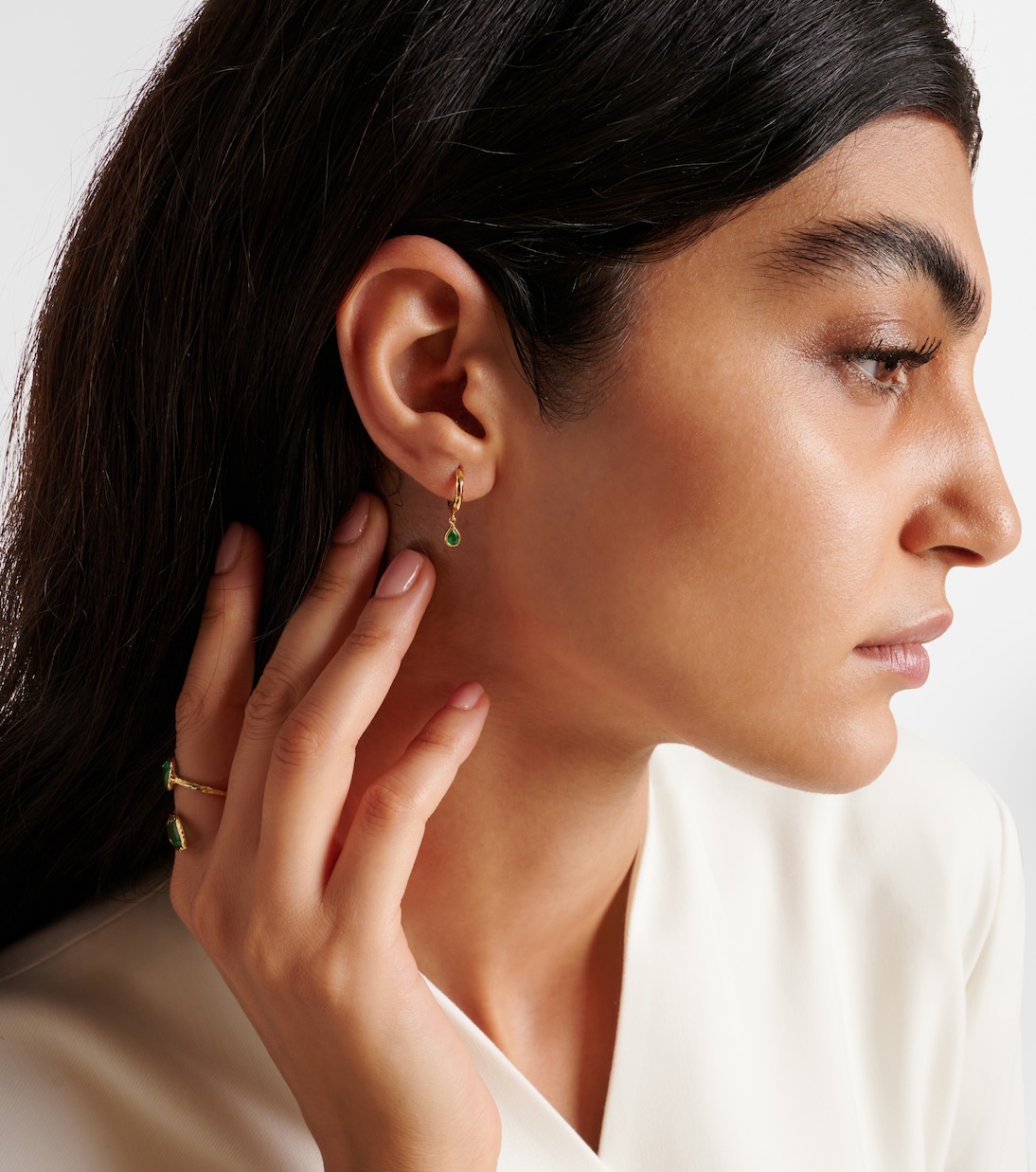 Orecchini Charmed Micro Gabby in oro 18kt con smeraldi | Octavia Elizabeth