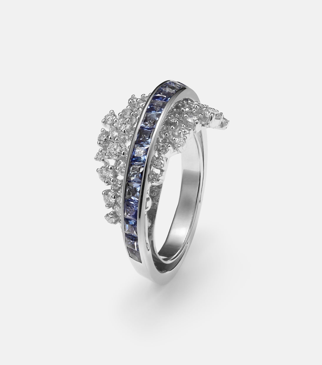 Anello in oro bianco 18kt con diamanti e zaffiri - Collezione Ananya per giovani eleganti