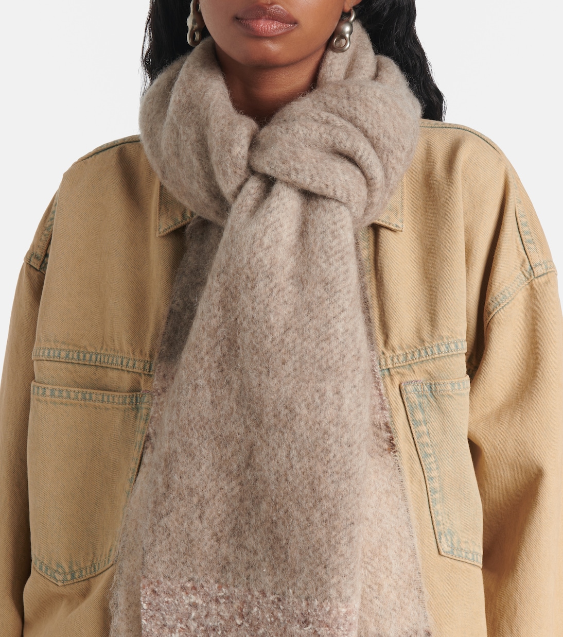 Sciarpa in lana mista con frange ACNE STUDIOS per uno stile giovane e trendy