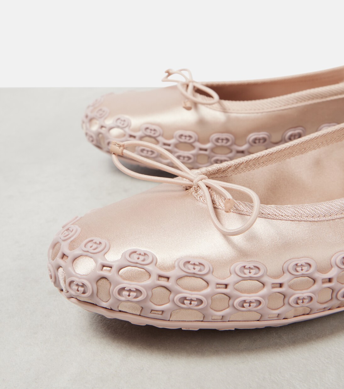 Scarpe ballerine GUCCI Cub3d in raso per uno stile giovane e trendy