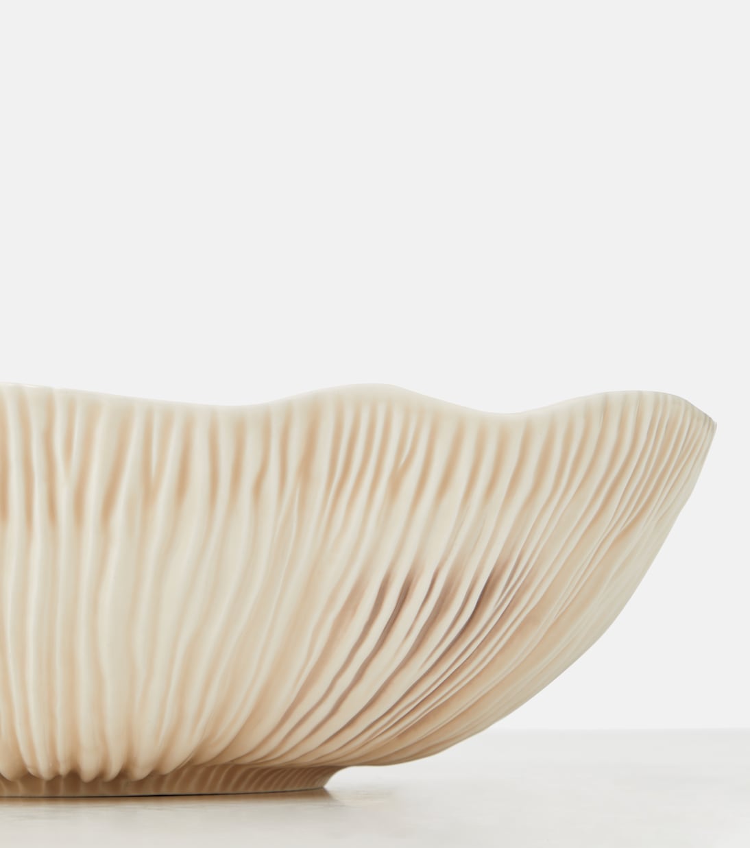 Gudrun Large fruit bowl by Claudia Schiffer | Bordallo Pinheiro