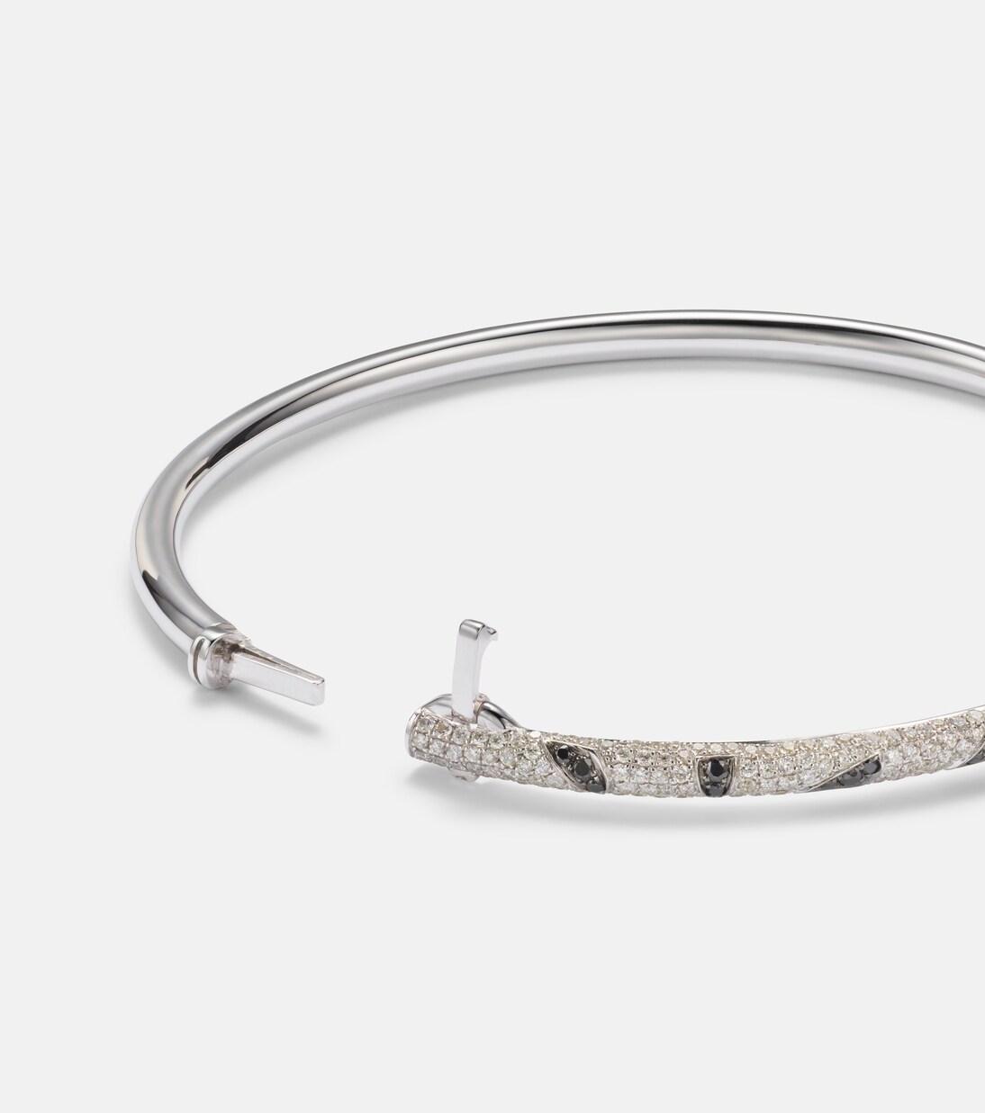 Jonc Zèbre 9kt white gold bracelet with diamonds  | Yvonne Léon