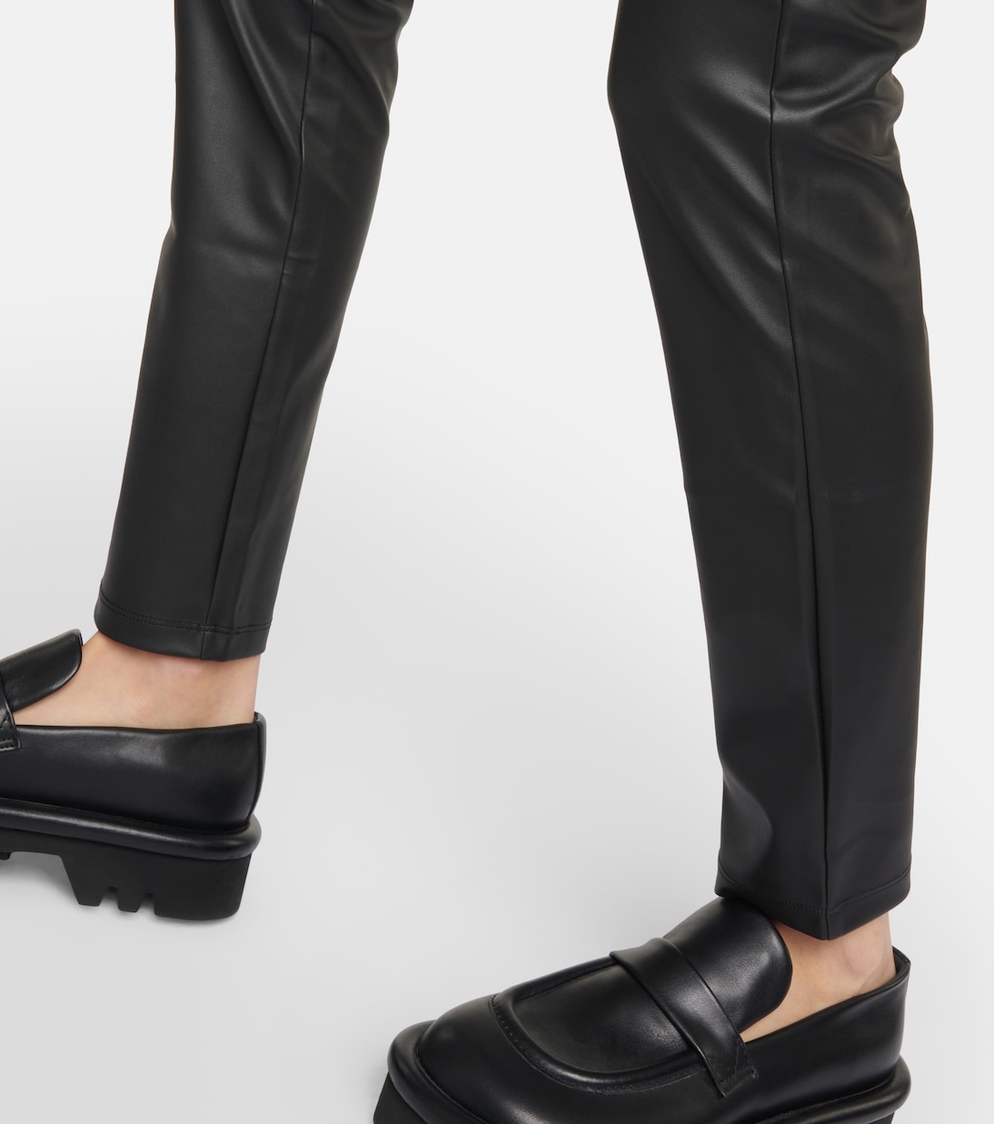 Leisure - Pantaloni slim Zefir in similpelle | Max Mara