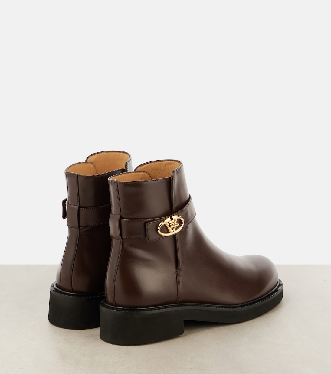 VLogo Locker 40 leather ankle boots | Valentino Garavani