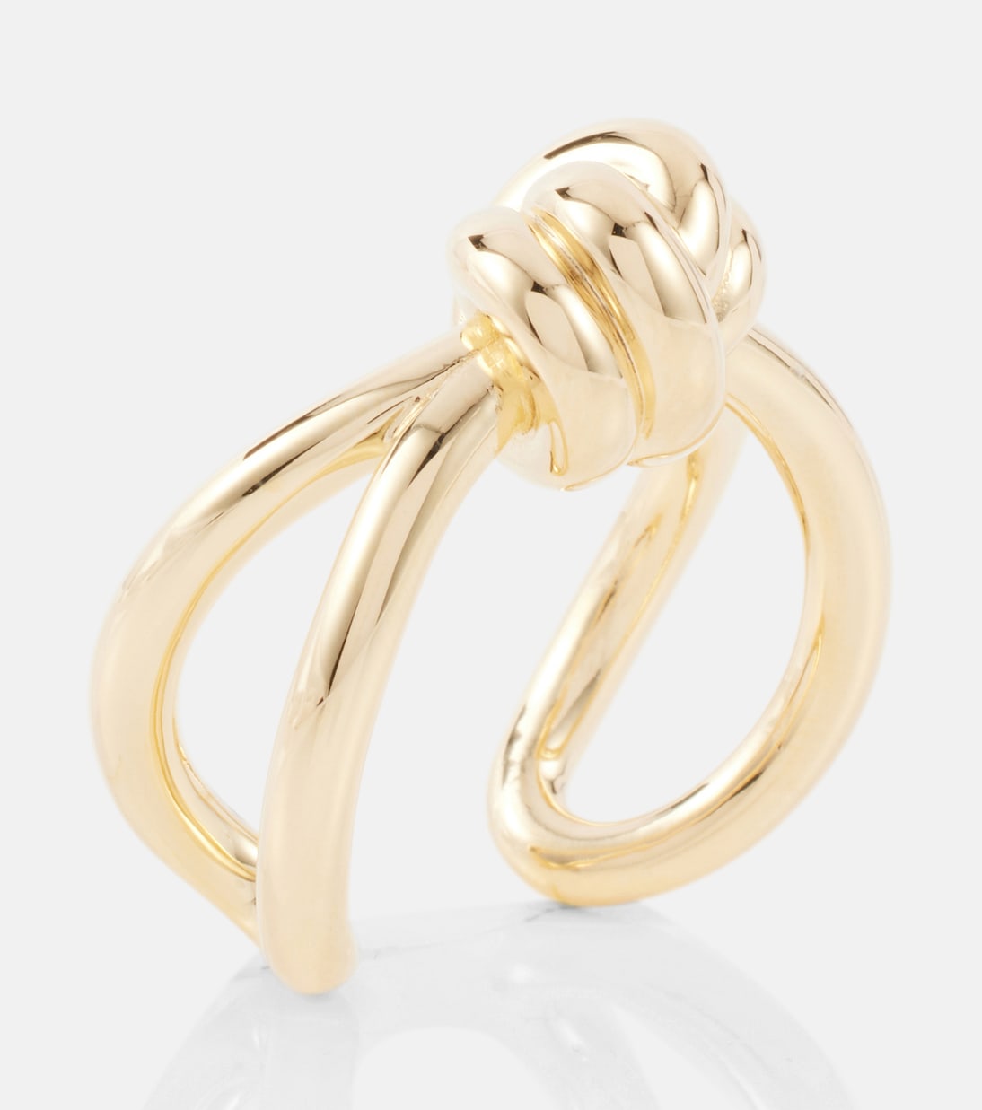 Anello in argento sterling placcato oro Bottega Veneta Knot, stile giovane e moderno