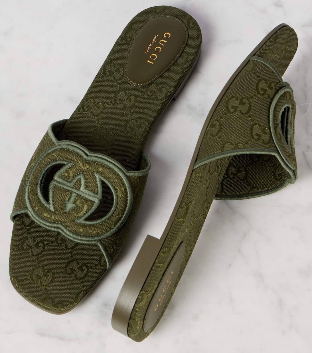 Pantoletten Interlocking G GG aus Canvas | Gucci