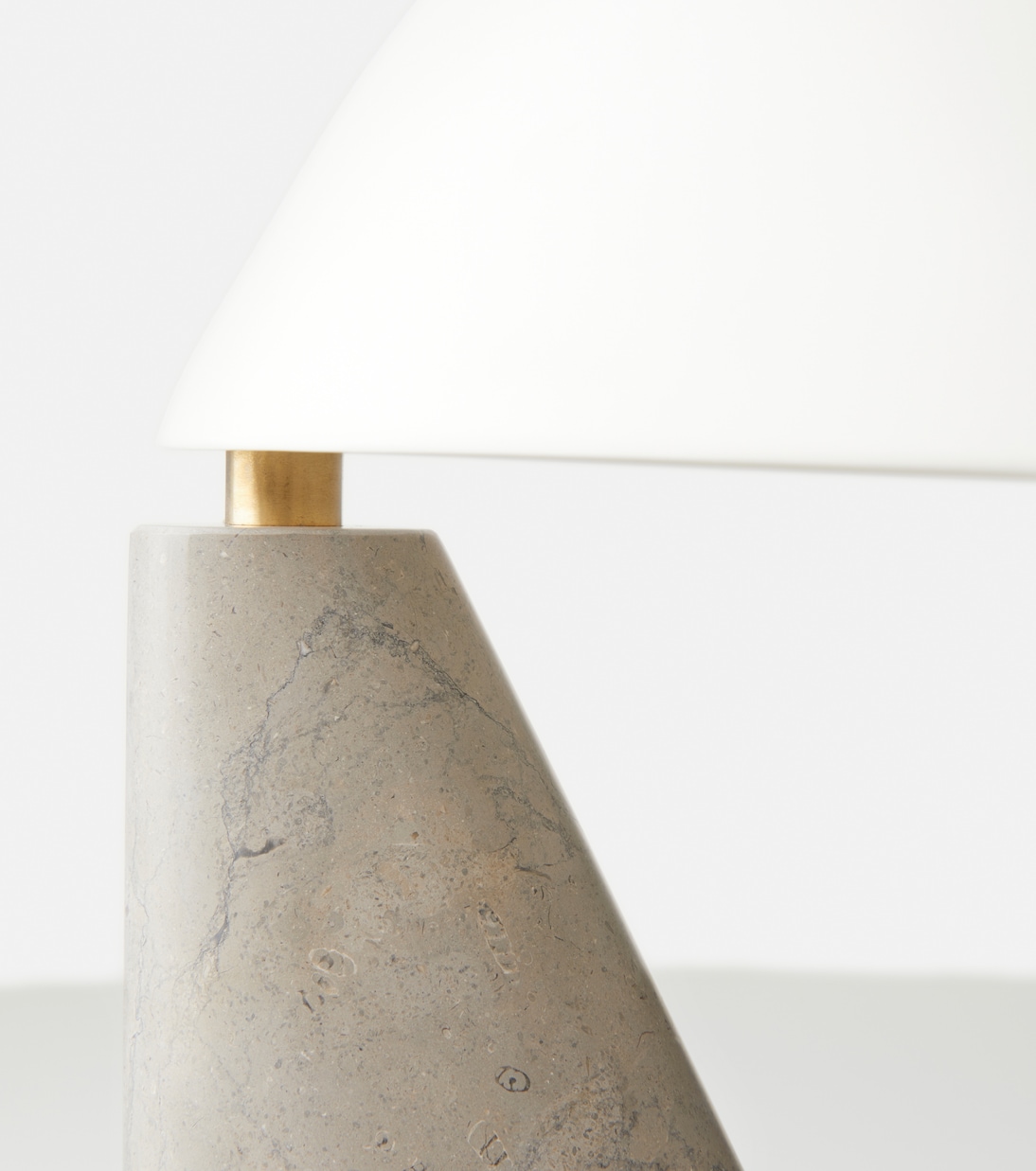 Fellow table lamp, UK plug | Fredericia Furniture