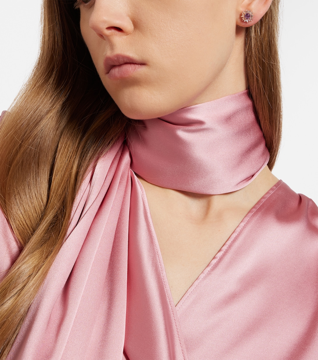 Orecchini in oro rosa 18kt con zaffiri e diamanti, design moderno per giovani