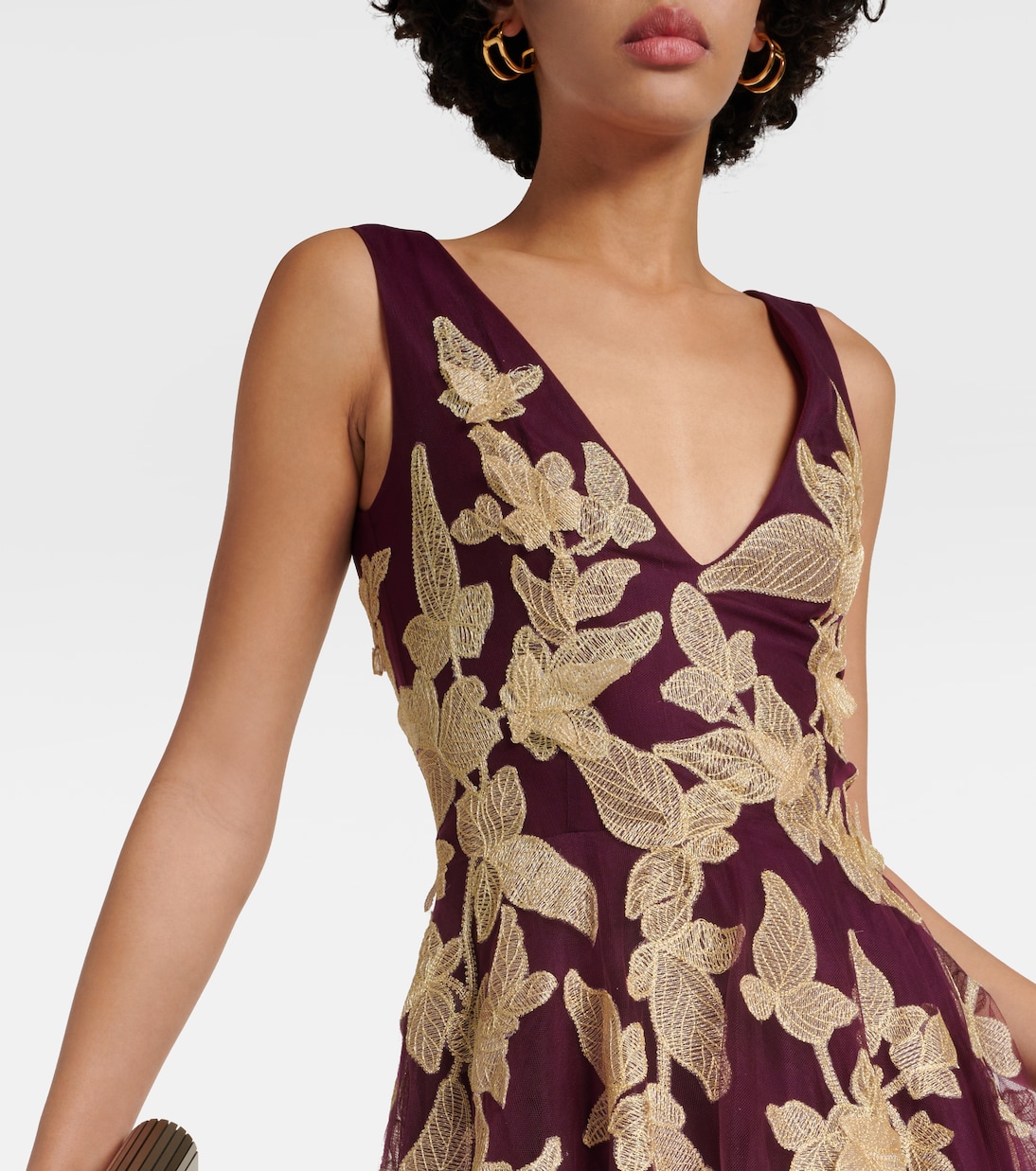 Abito lungo in tulle con ricamo | Costarellos