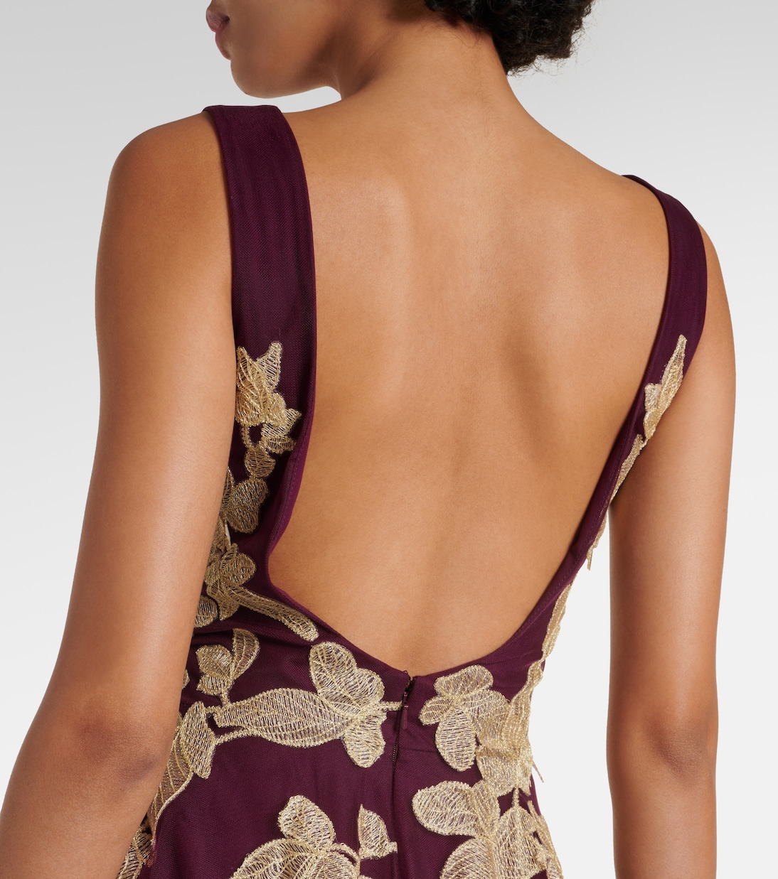 Abito lungo in tulle con ricamo | Costarellos