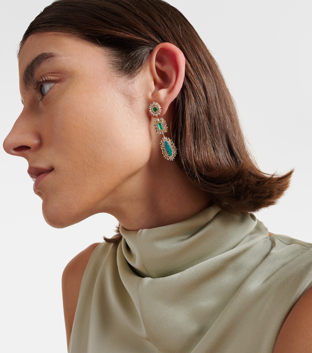 Boucles d'oreilles en or 18 ct, opales, émeraudes et diamants | Suzanne Kalan