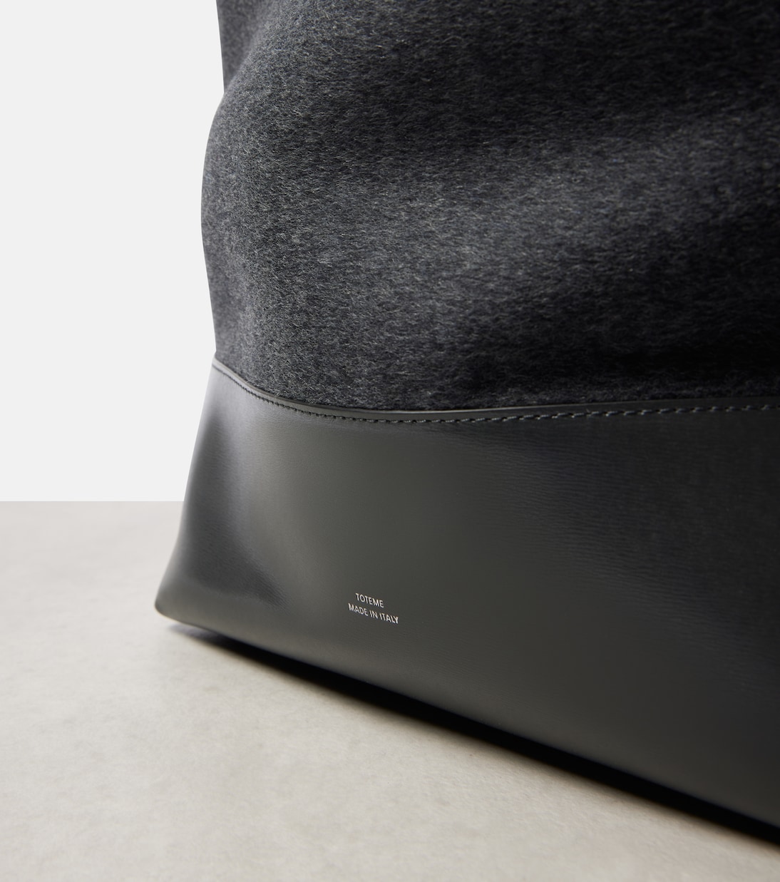 Tote aus Wolle mit Leder | Toteme