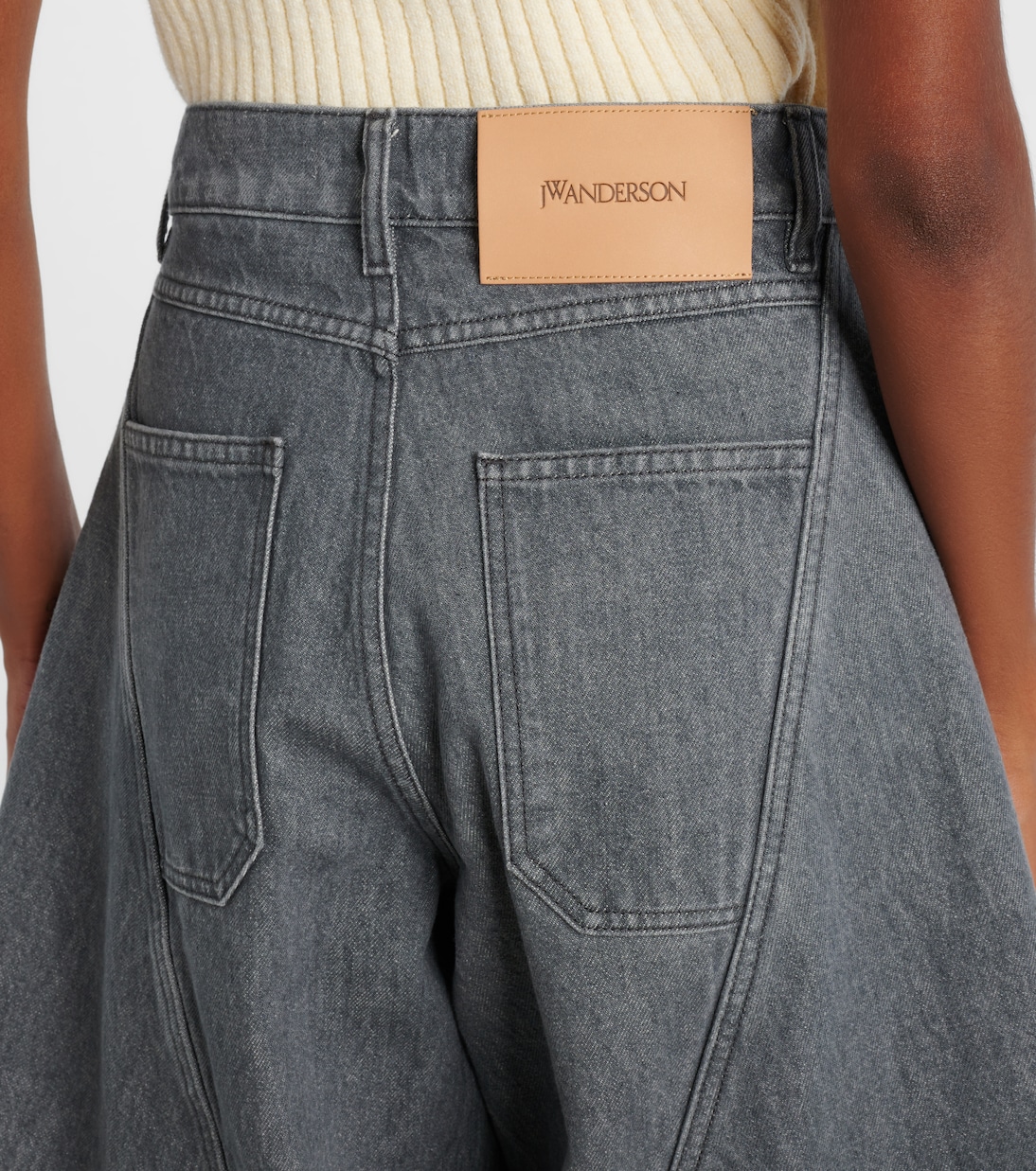 Wide-Leg Cropped-Jeans  | JW Anderson